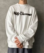 Y yWILLY CHAVARRIA / EB[ `oAzAIRBRUSH CURSIVE LOGO BOMBER CREW EBY XEFbg zCg L